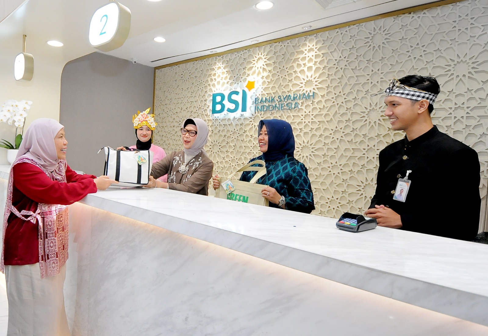 (VIDEO) Kartini Masa Kini di BSI: Simbol Kesetaraan dan Kepedulian pada Bumi
