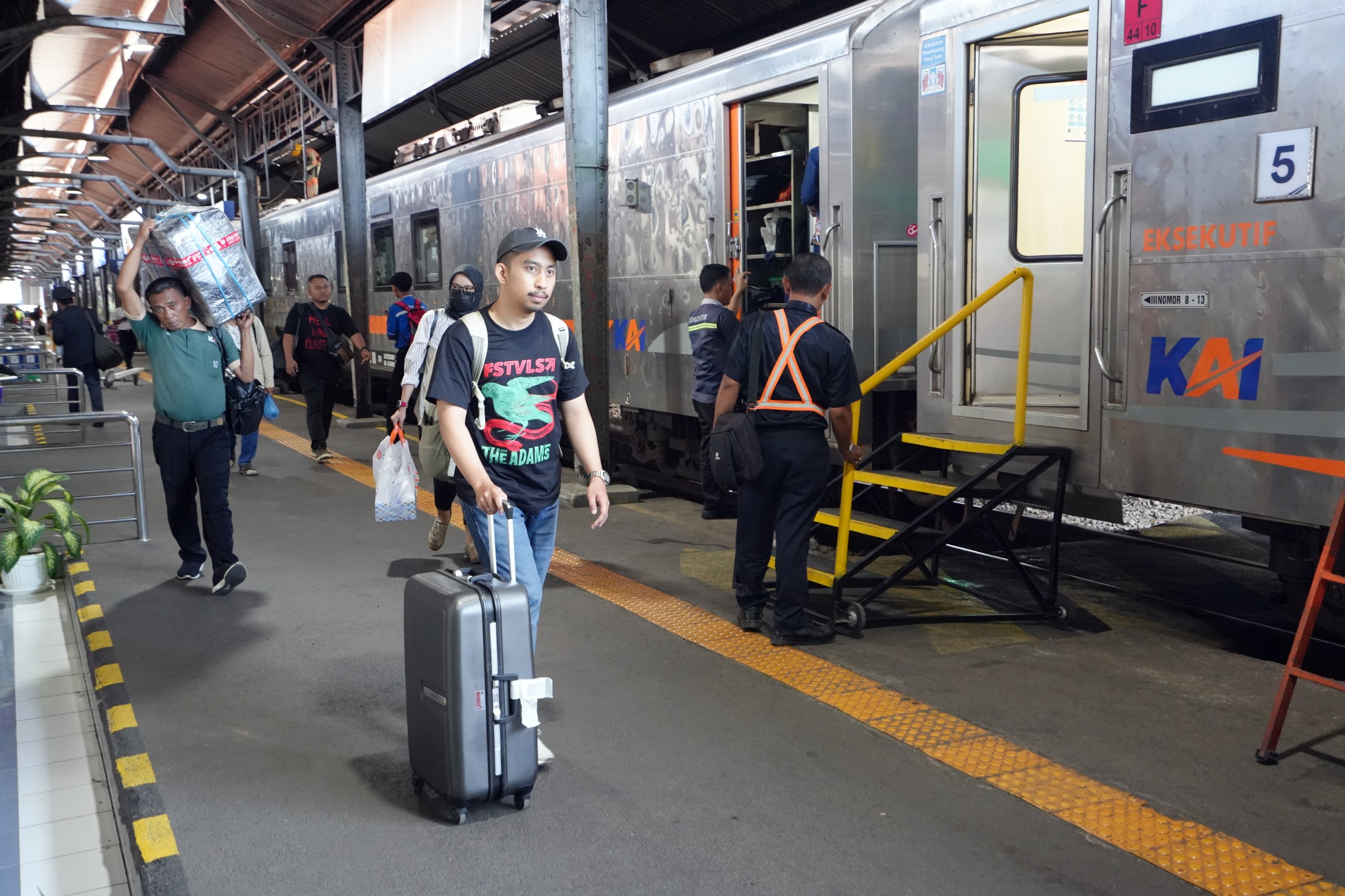 Pemudik Kereta Api di Semarang Capai Angka Fantastis Selama Lebaran