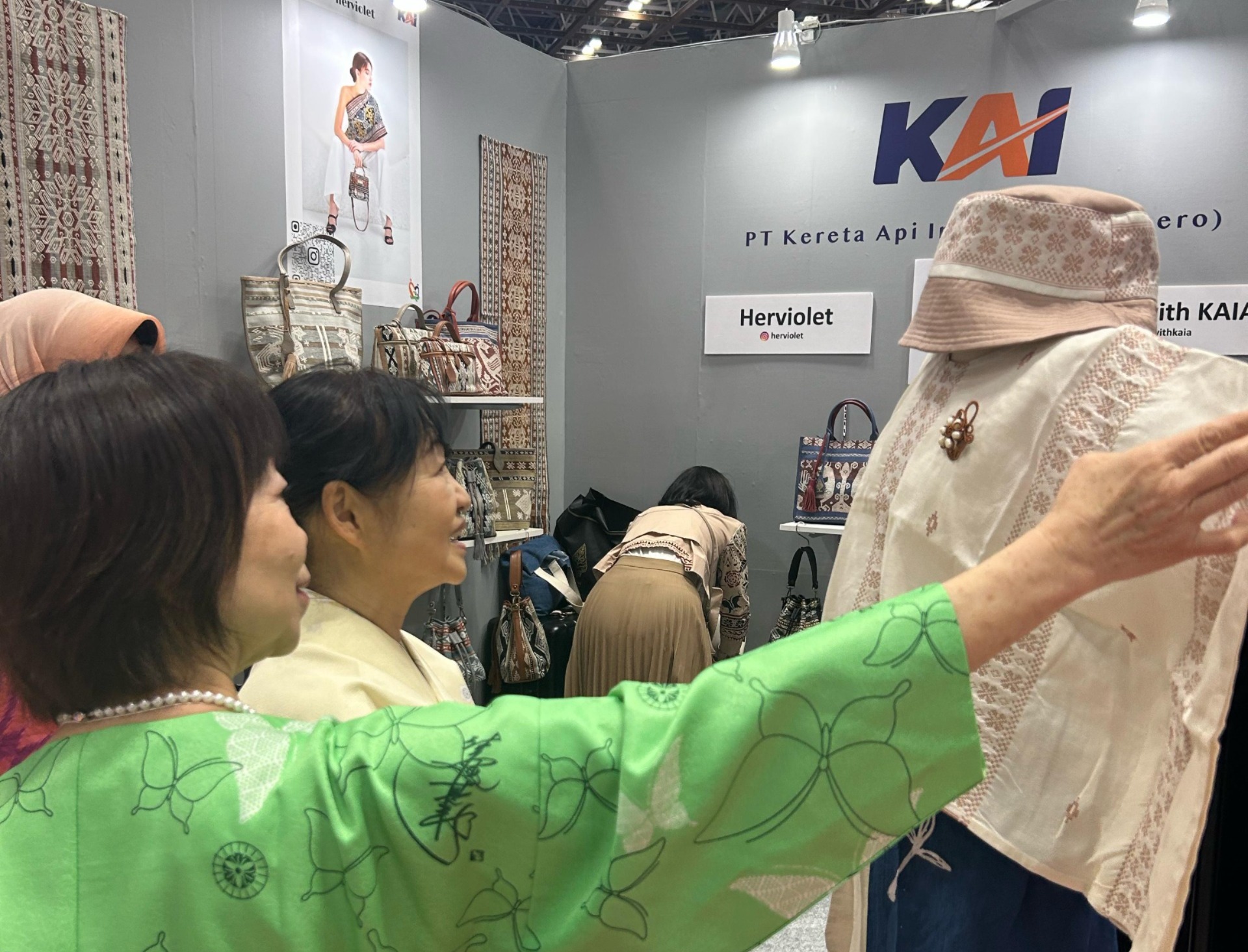 Pameran Fashion World Tokyo 2025 Jadi Panggung UMKM Binaan KAI