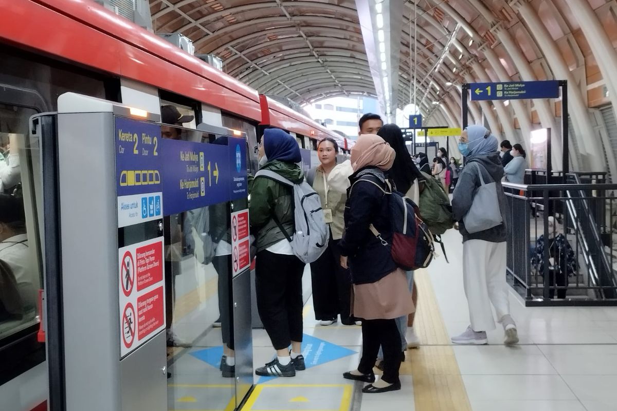 LRT Jabodebek Sabet Rekor Waisak, Pilihan Transportasi Modern untuk Semua Kalangan