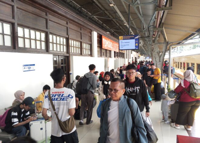 (Foto) Lonjakan Pelanggan KAI Group Saat Libur Waisak Tembus 6,6 Juta